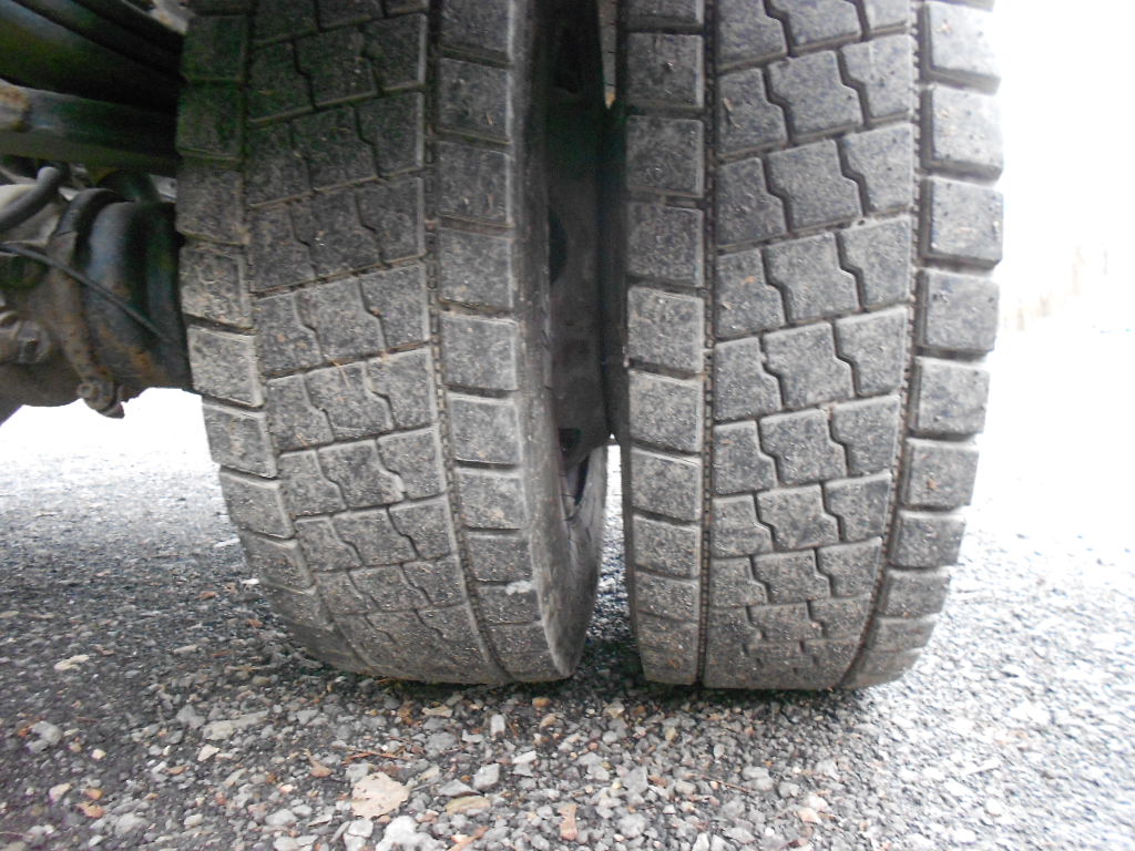 Dreiseitenkippen MAN LE8.150 mit Kran Palfingen PFG7001