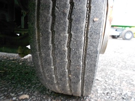 Dreiseitenkippen MAN LE8.150 mit Kran Palfingen PFG7001