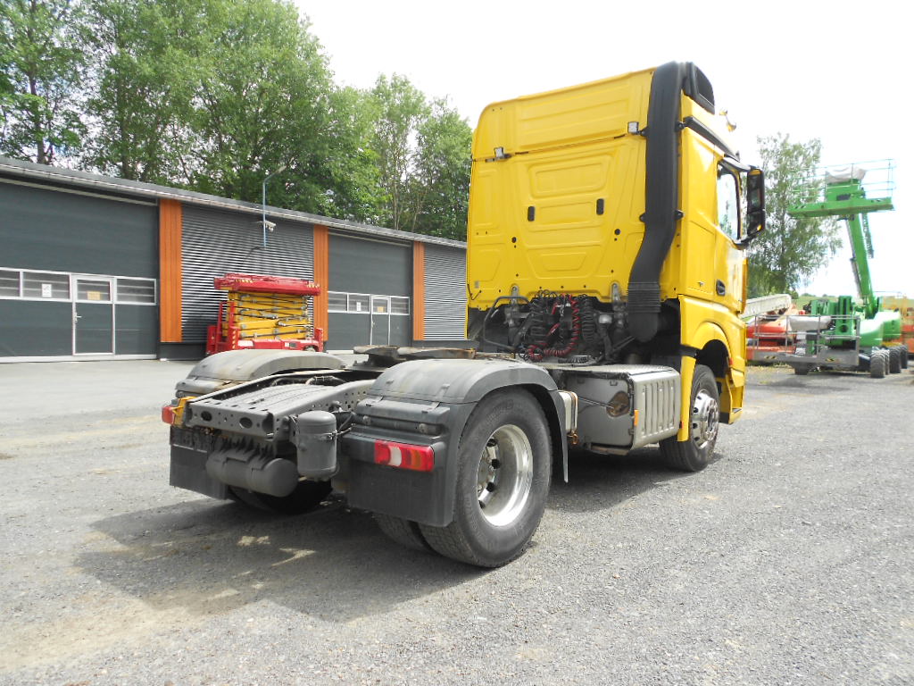 SZM Mercedes Benz Arocs 1845