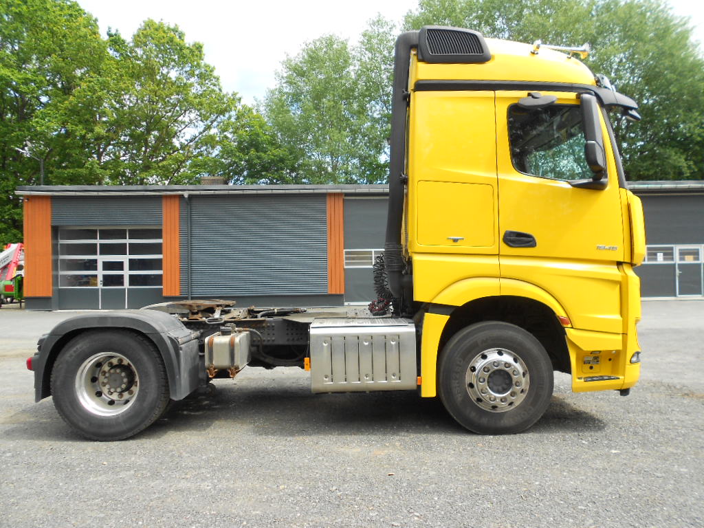 SZM Mercedes Benz Arocs 1845