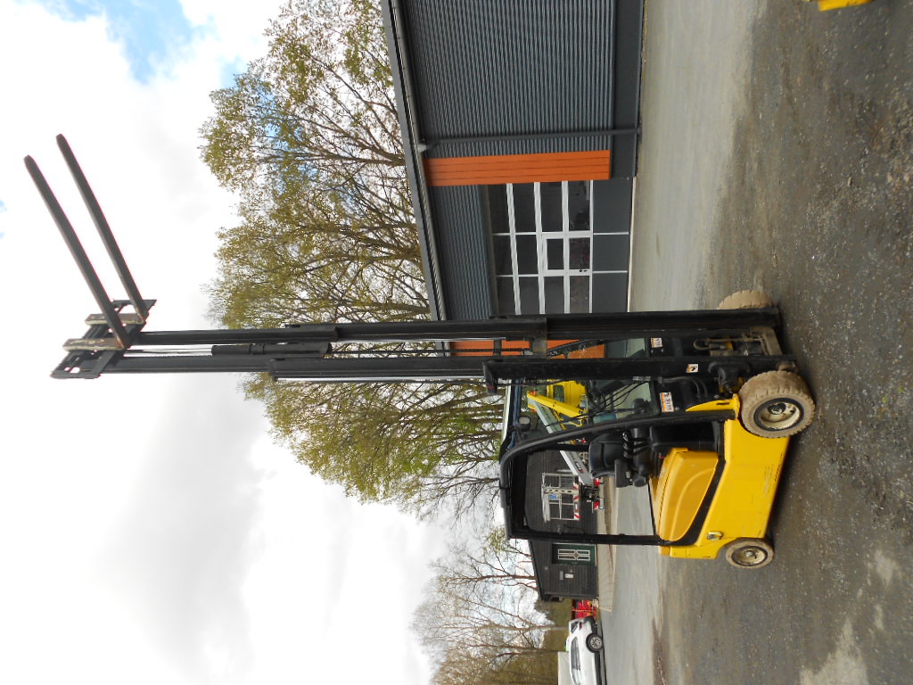 2 t Frontstapler Yale ERP20VF Elektro