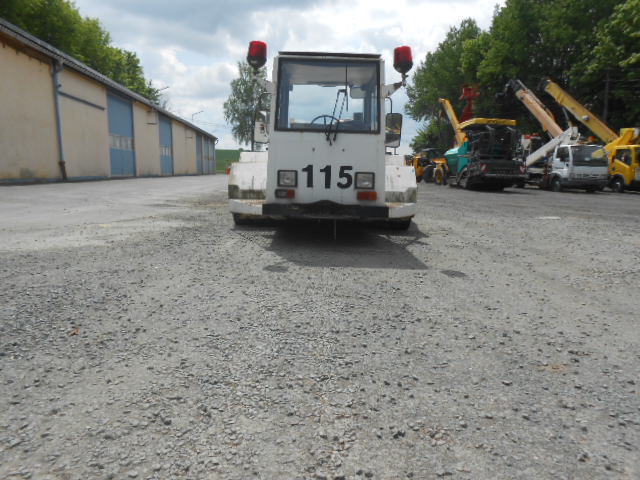 Flugzeugschlepper MAN AM110