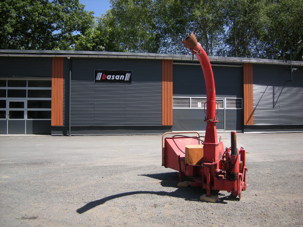 Dücker Anbau Schredder / Buschhacker / Häcksler für Unimog oder Traktor