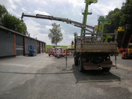 Mercedes-Benz Unimog U 1250 / U427/11 mit Kran