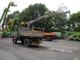 Mercedes-Benz Unimog U 1250 / U427/11 mit Kran