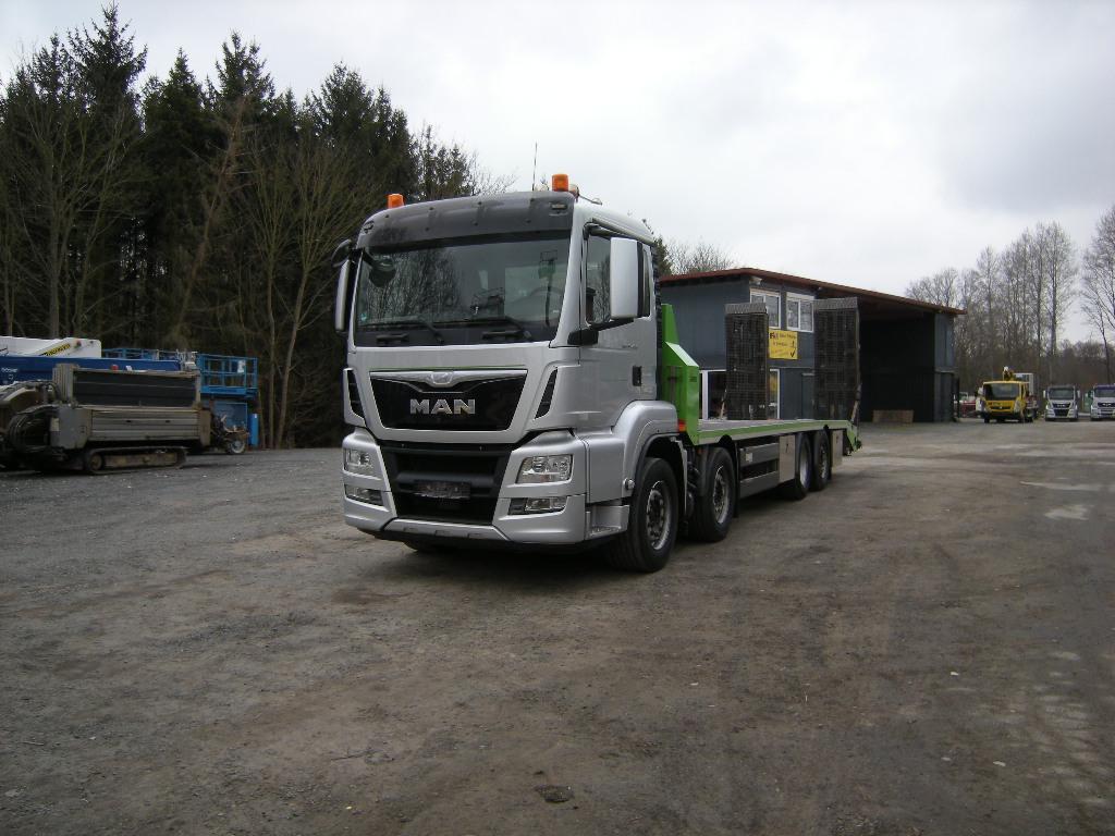 MAN 35.400 mit Zanner Plateau, Rampen, Winde