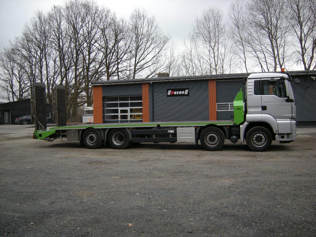 MAN 35.400 mit Zanner Plateau, Rampen, Winde