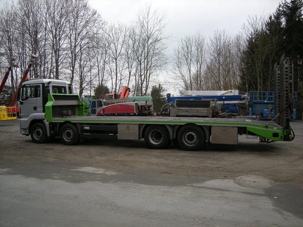 MAN 35.400 mit Zanner Plateau, Rampen, Winde