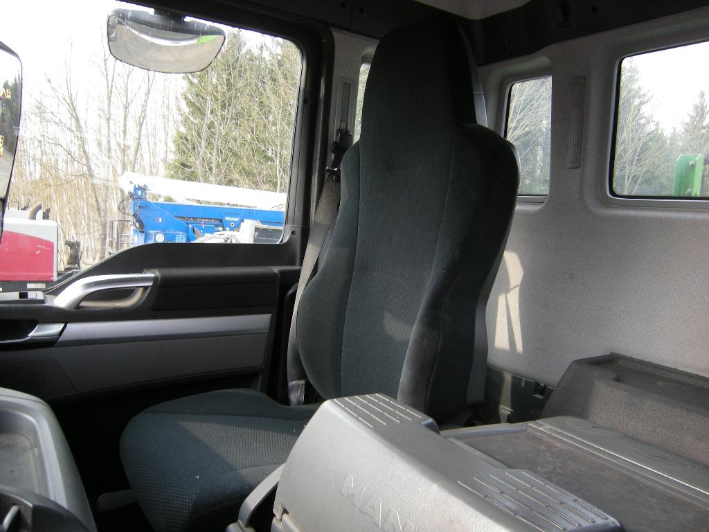 MAN 35.400 mit Zanner Plateau, Rampen, Winde