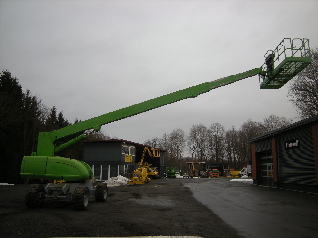 JLG 680 S Allrad