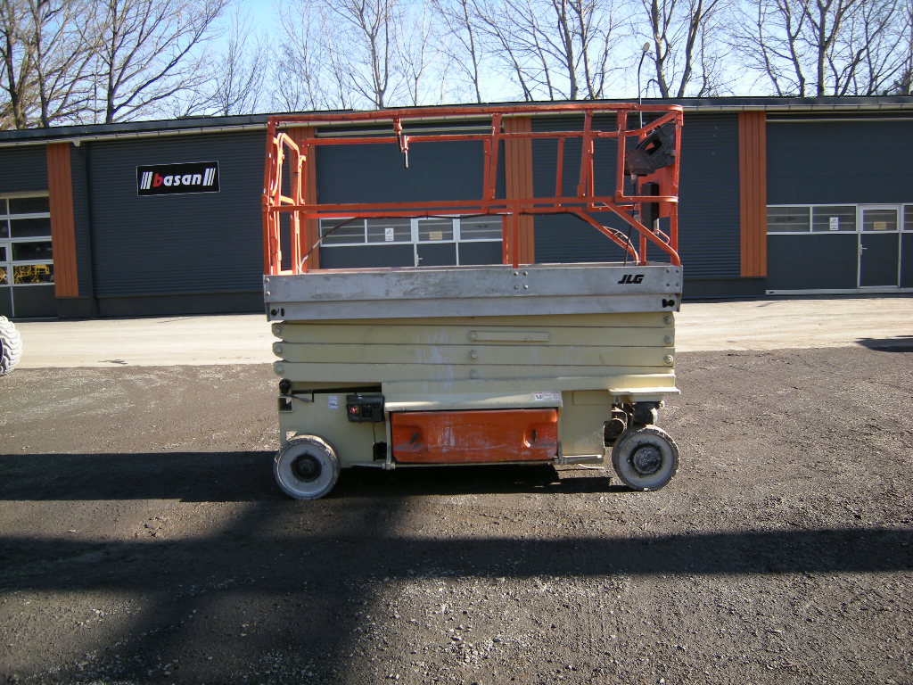 JLG 3246 ES