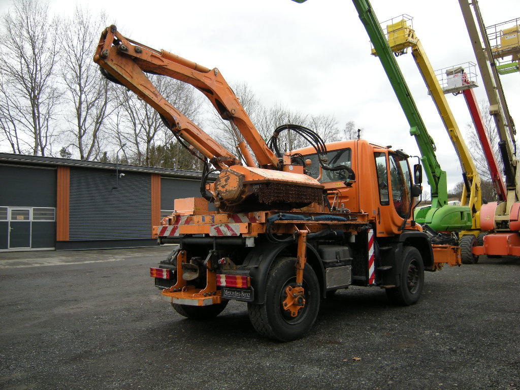 Mercedes Benz Unimog U400 Mähzug, Mulag