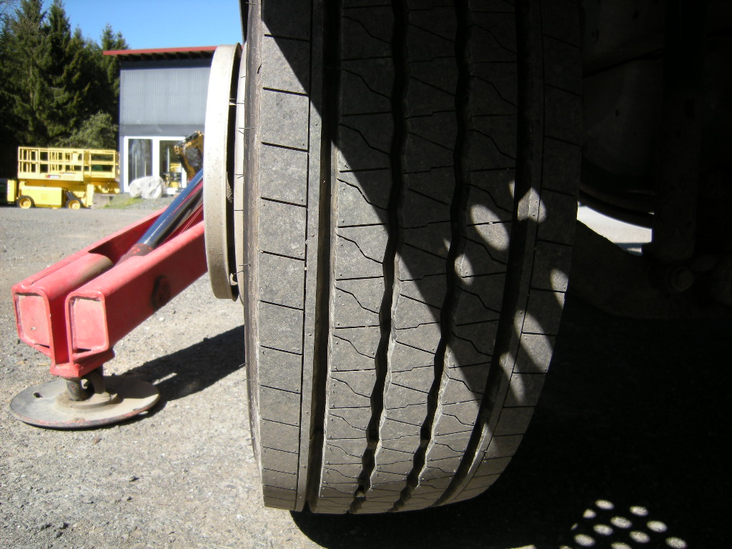 Mercedes Benz 815 mit Ruthmann TKA 250