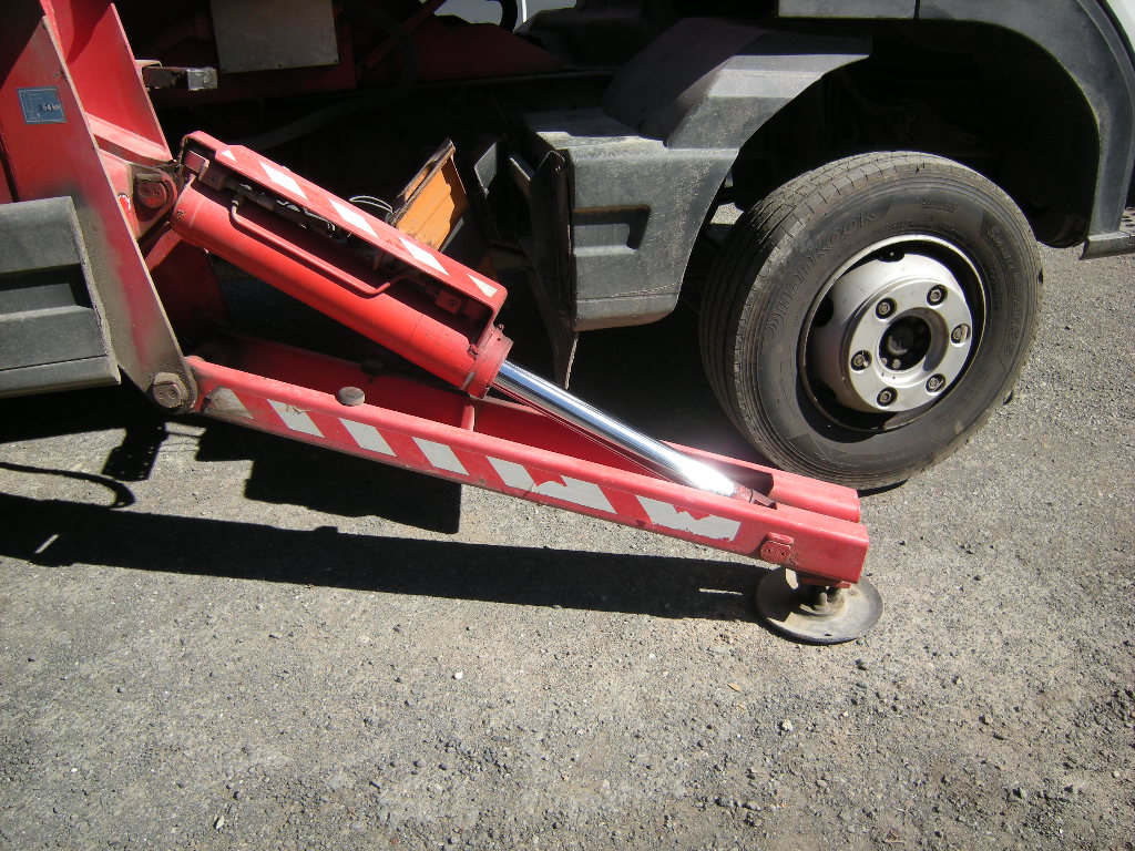 Mercedes Benz 815 mit Ruthmann TKA 250