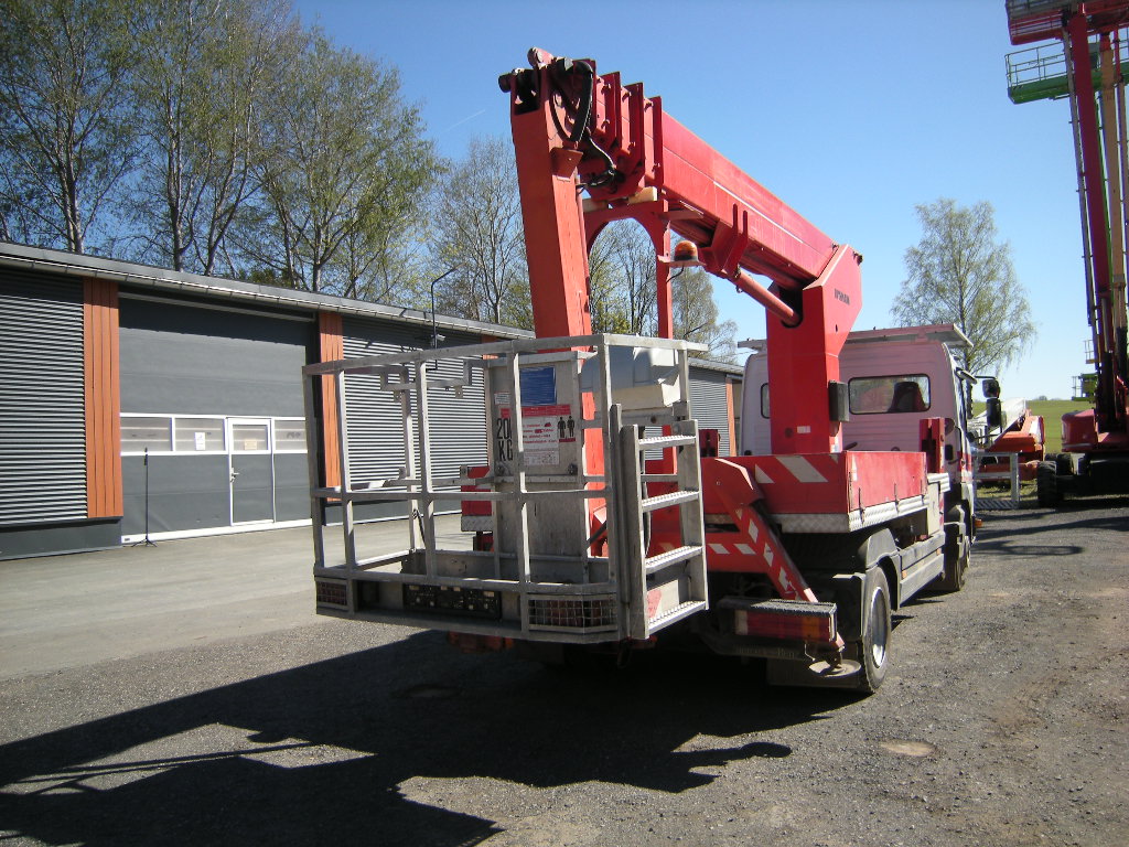 Mercedes Benz 815 mit Ruthmann TKA 250