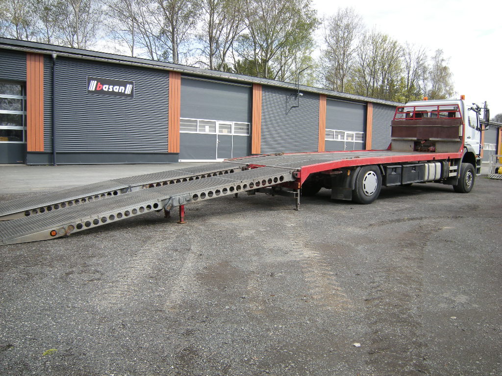 Mercedes Benz Acor 1833 mit Rampen und Winde