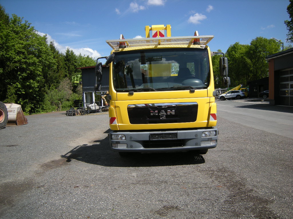 MAN TGL 8.150 4x2 BB mit Palfinger P180