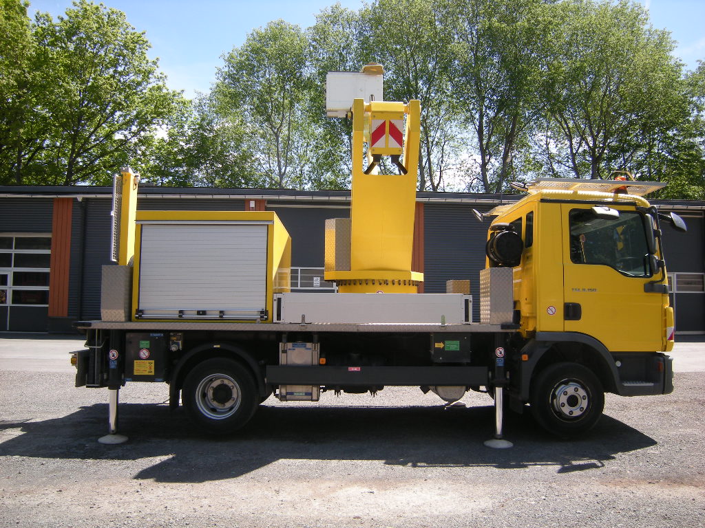 MAN TGL 8.150 4x2 BB mit Palfinger P180
