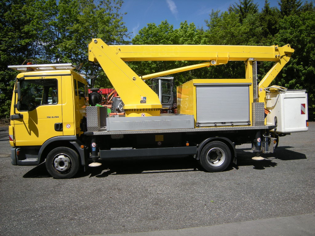 MAN TGL 8.150 4x2 BB mit Palfinger P180